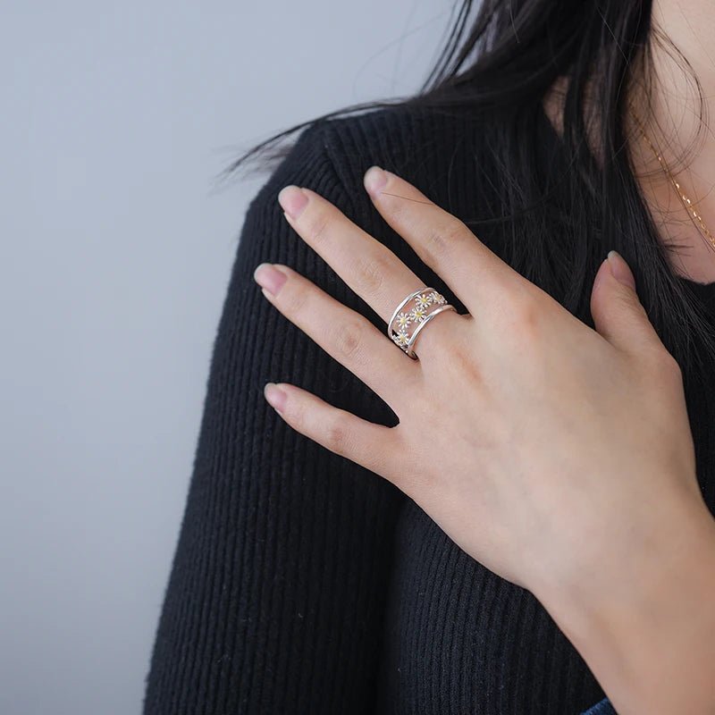 Daisy Flower Adjustable Ring