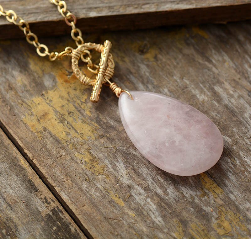 Necklace with Rose Quartz. Gold Plated 