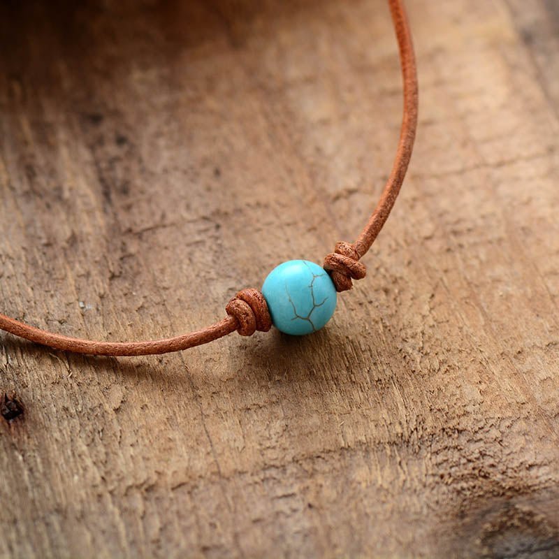 Turquoise choker. Leather choker. Natural gemstones necklace. 