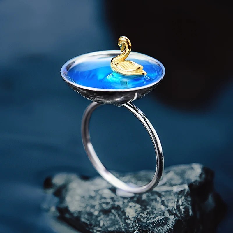 Swan in the Sea Ring