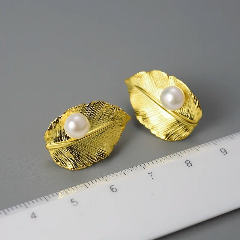 Handmade Jewelry. Pearl Earring. Gold Pearl Earring.