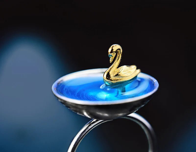 Swan in the Sea Ring